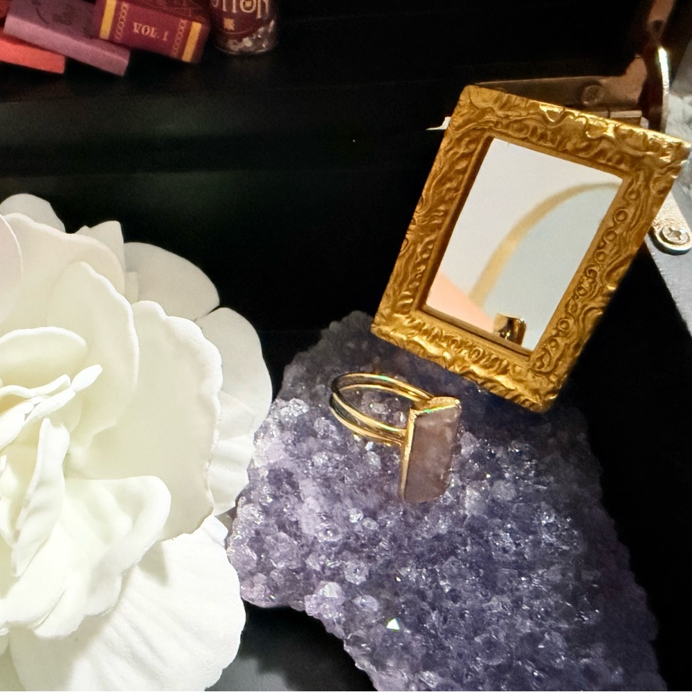 Handmade Gold-Tone Ring with Rectangular rose quartz Inlay - Picture 8 of 11